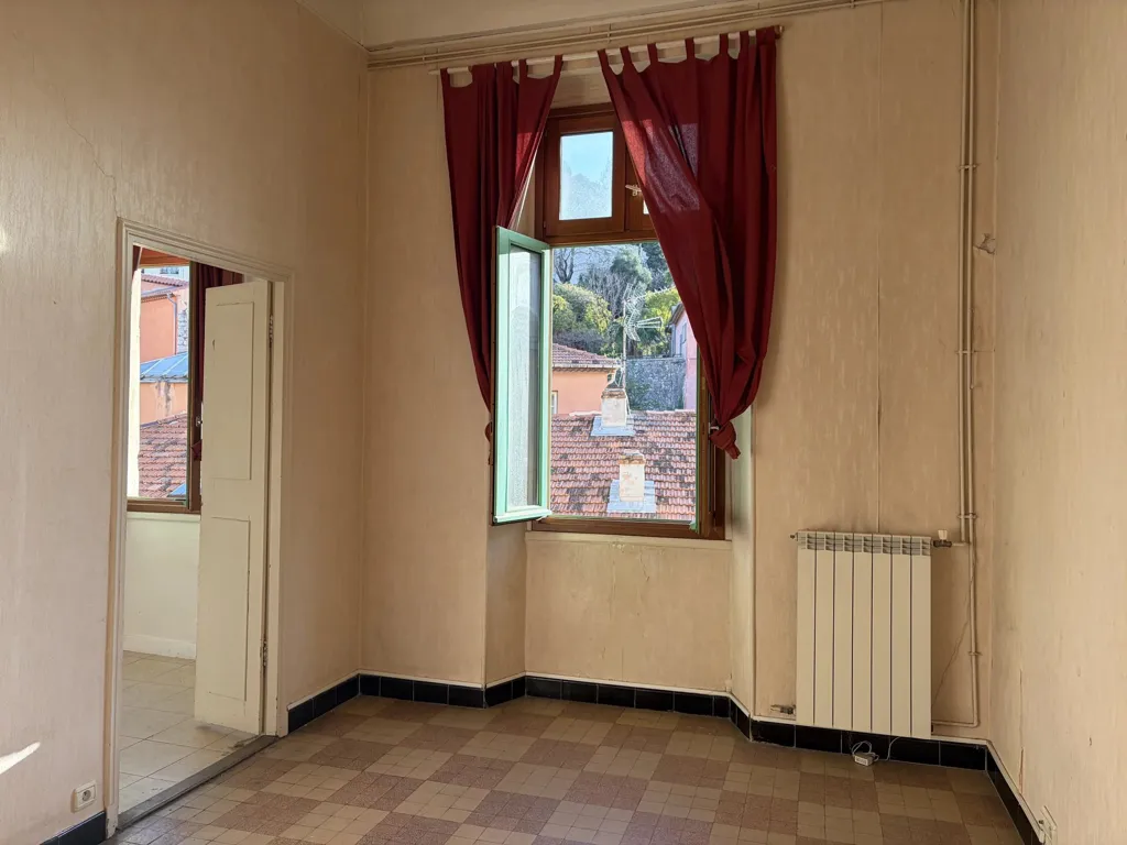 Rooms - Apartment with Water View in Nice