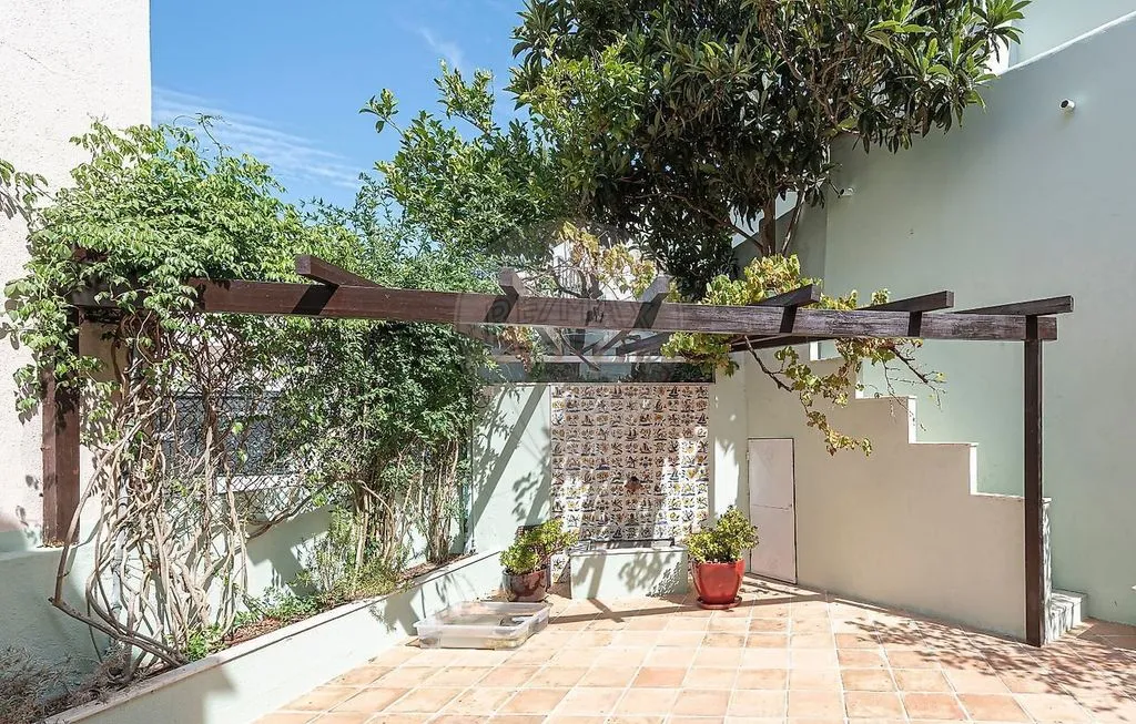 Garden - Luxury Villa with Ocean View in Cascais
