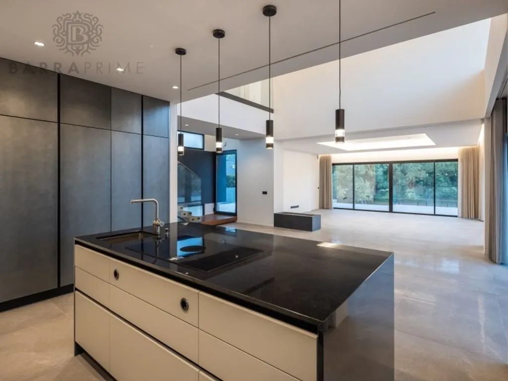 Kitchen - Contemporary Villa with Golf View in Vilamoura