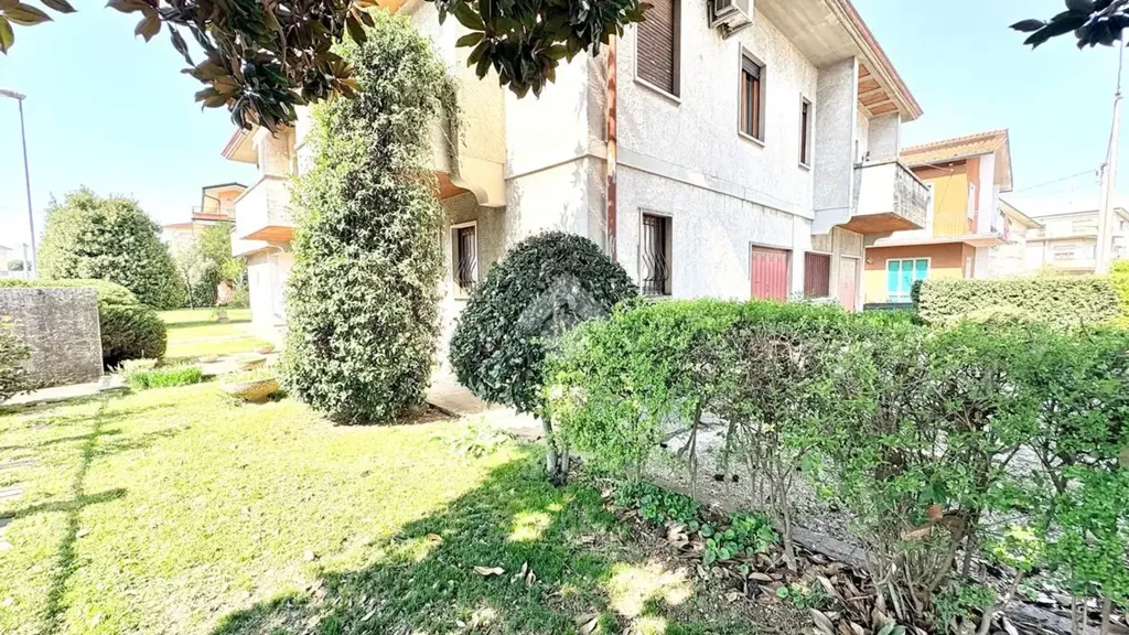 Jardin - Prestigious Villa with Garden in Creazzo