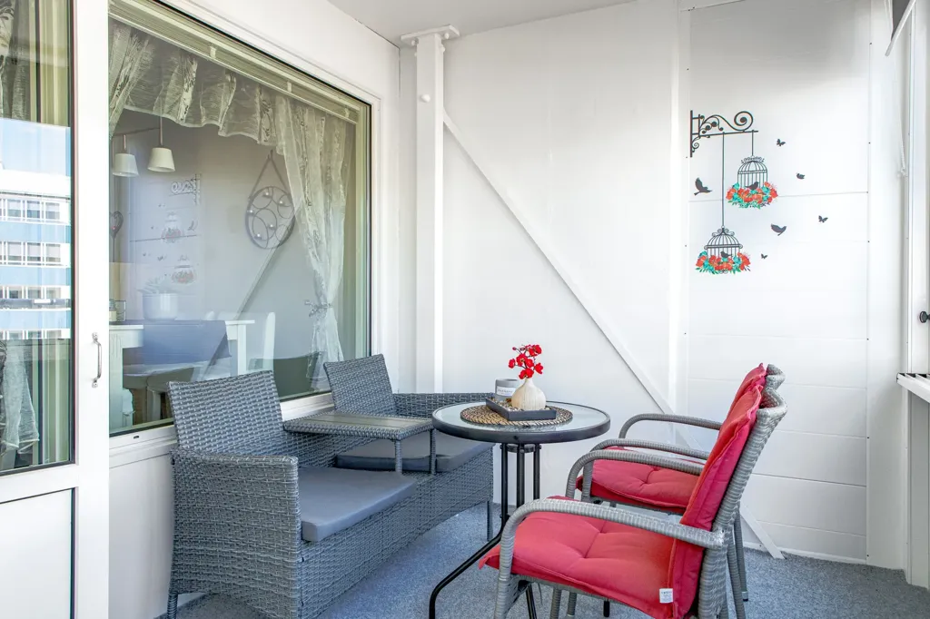 Balcone - Renovated Two-Bedroom with Balcony in Halmstad