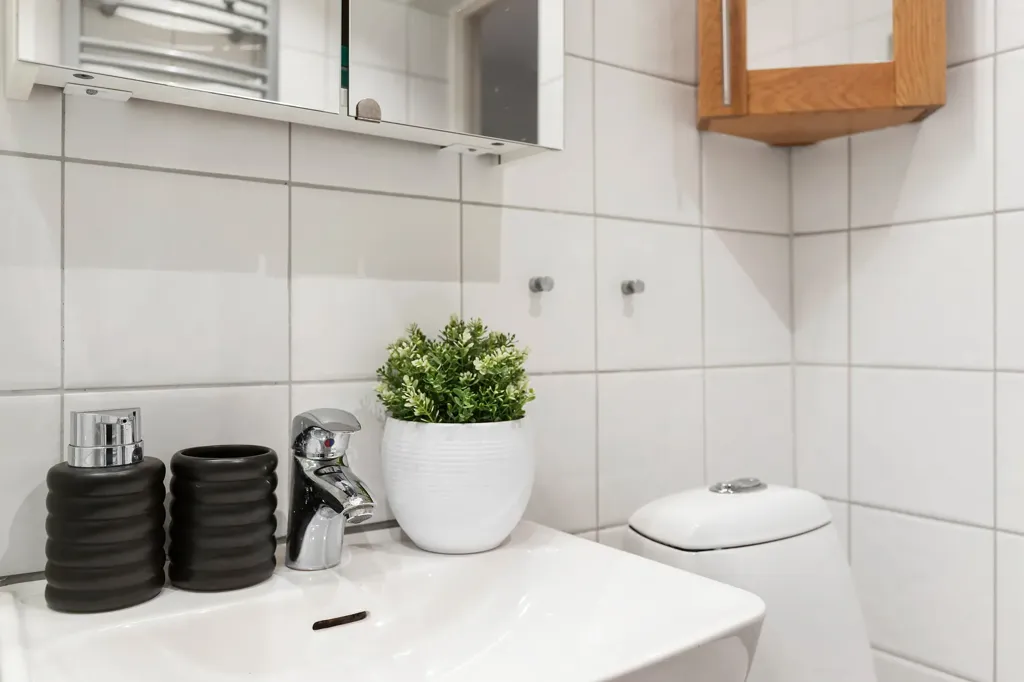 Salles de bain - Apartment with Balcony in Gårdskulla