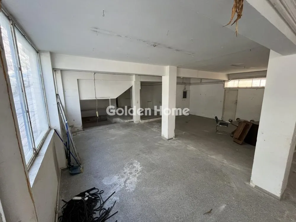 Garaaž - Commercial Space with Loft Potential in Piraeus