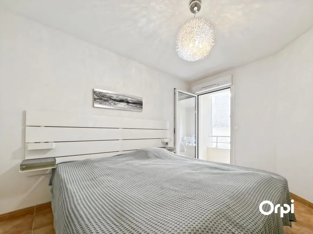Chambres - Appartement avec Terrasse en Centre-Ville à Cavalaire-sur-Mer