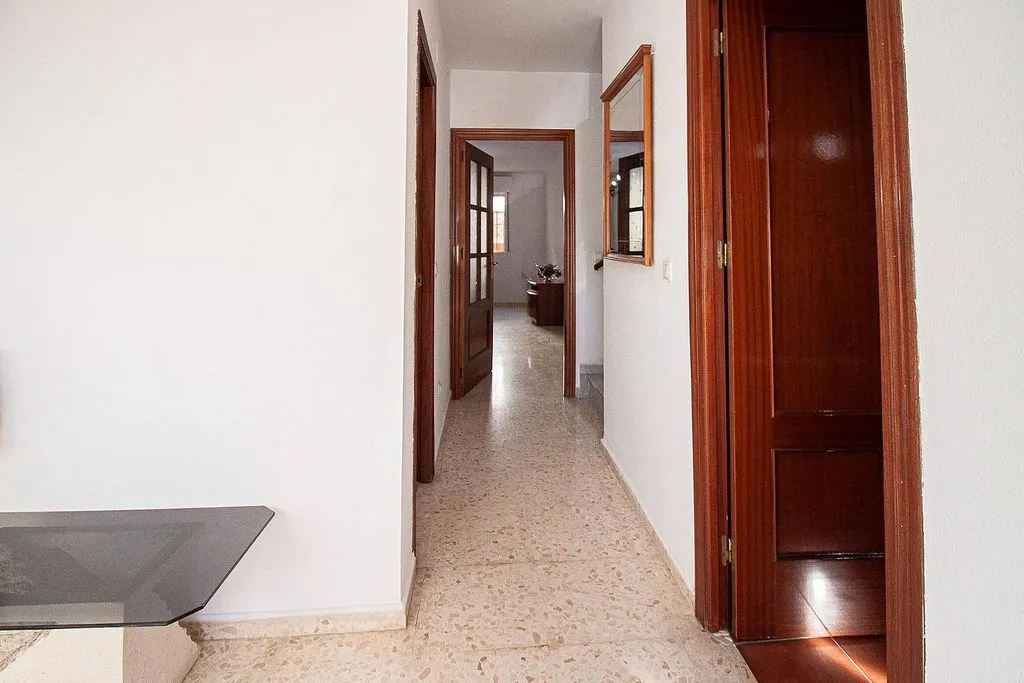 Hallway - Chalet with Air Conditioning in La Rinconada