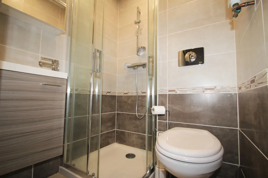 Vannitoad - Duplex Studio with Mezzanine in Decize Centre