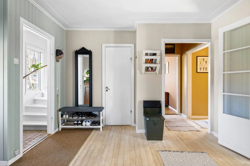 hallway_entrance