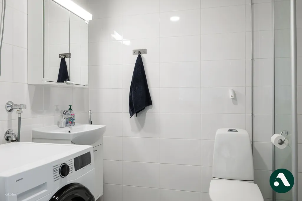 Salles de bain - Bright Two-Bedroom Apartment with Terrace in Nokia