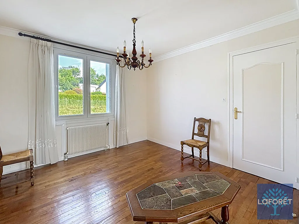 Elutuba - Solid 1950s House with Garden in Elliant