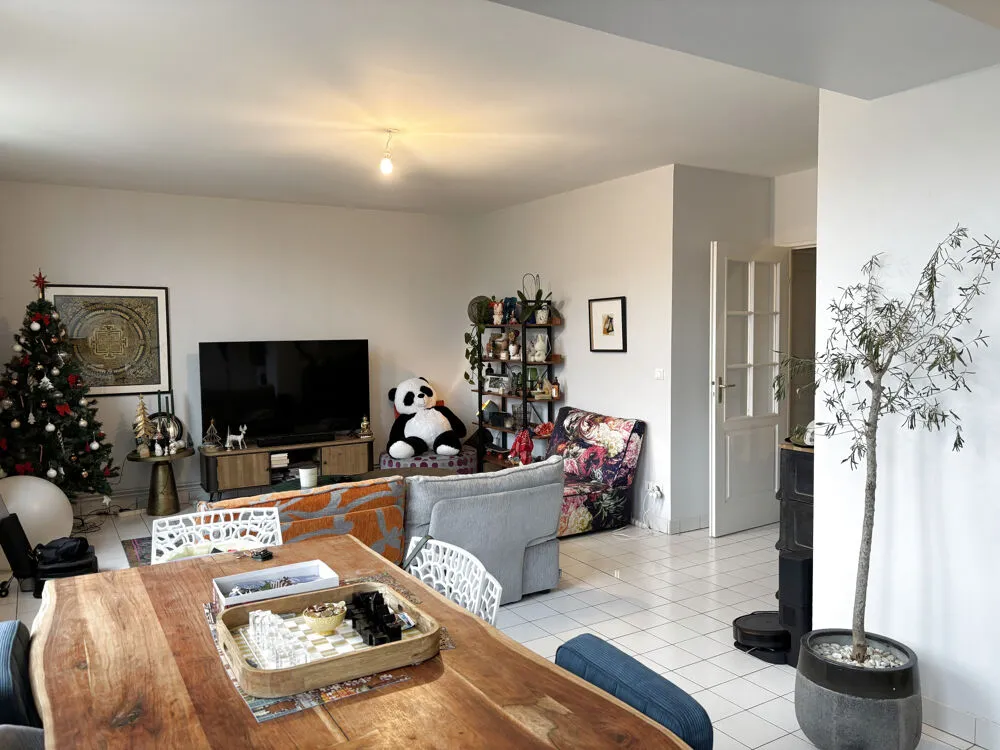 Salle à manger - Appartement 3 Pièces avec Vue Tour de l'Horloge à Bar-le-Duc
