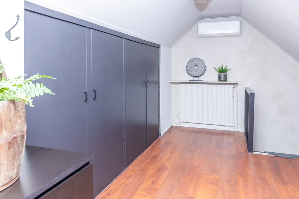 Pièces - Dual Dwelling with Office Space in Ochten