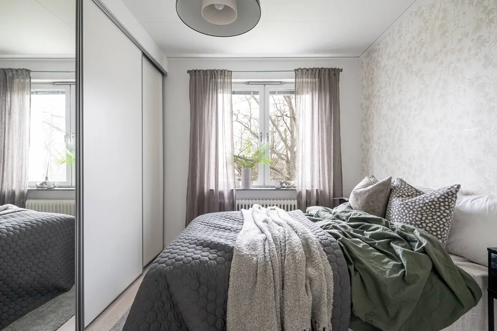 Bedrooms - Apartment with Balcony in Västmanland