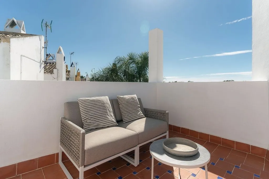 Terrasse - Adosado with Pool in Nueva Andalucía Centre