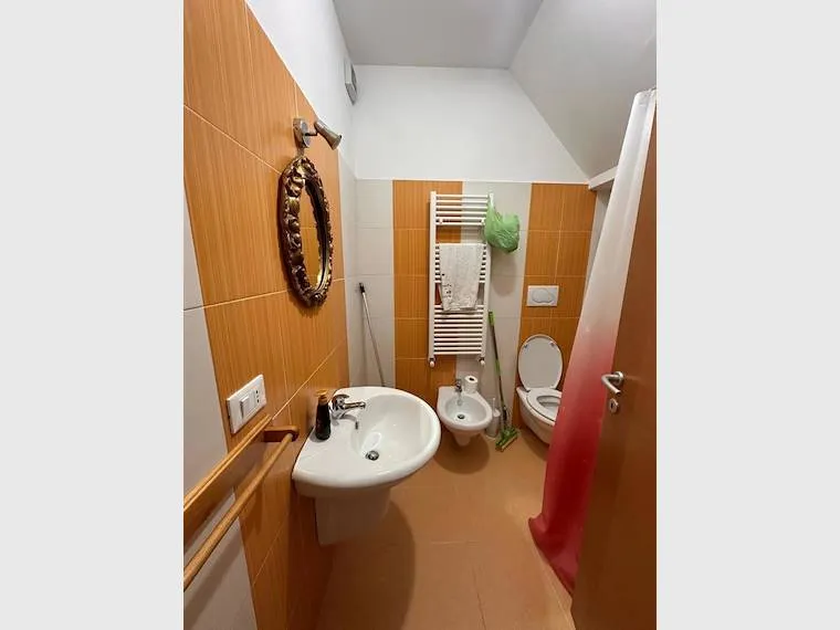Vannitoad - Twin-Storey Apartment with Balcony in Avezzano