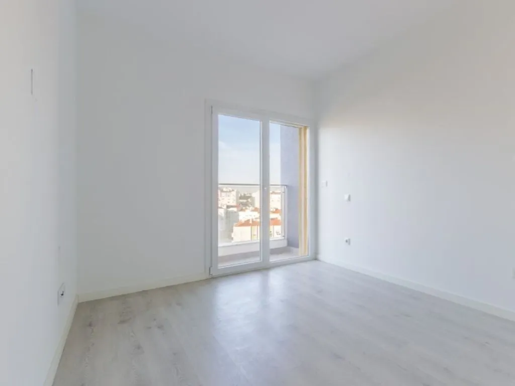 Pièces - Luxury Apartment with Varandas in Seixal
