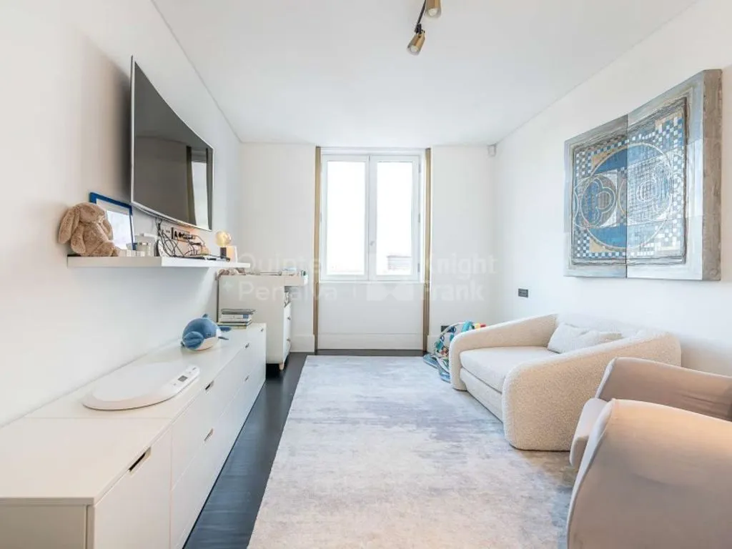 Living Room - Luxury Apartment with River View in Chiado, Lisbon