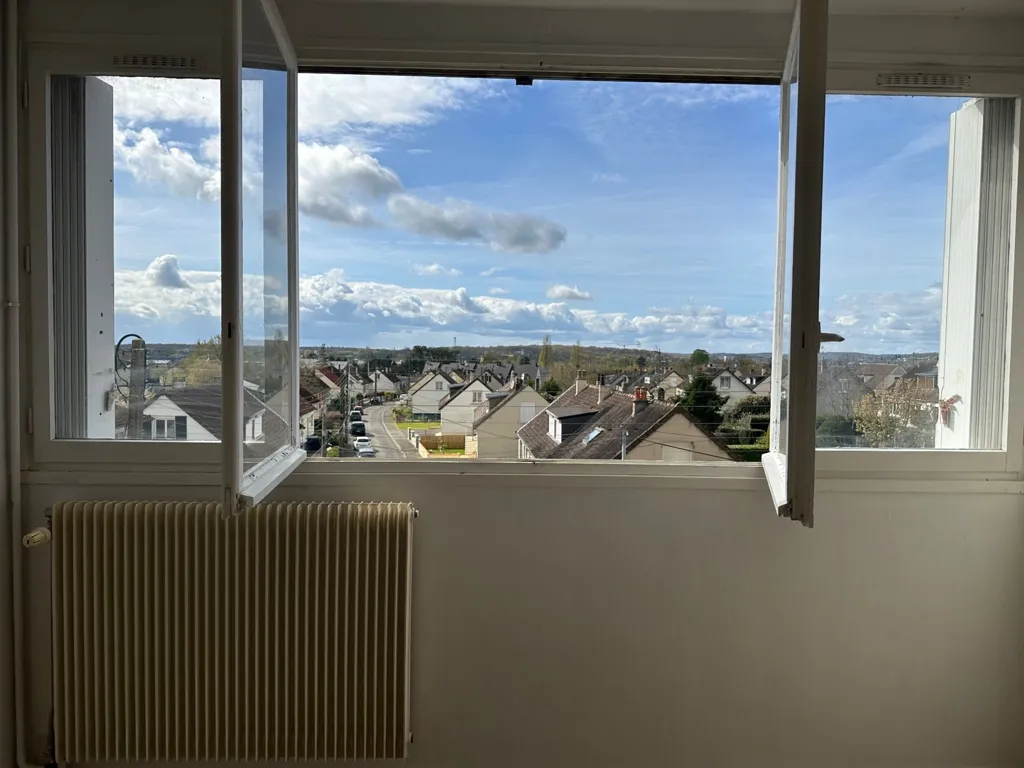 Rooms - 3-Bedroom Apartment with Panoramic View in Le Mans