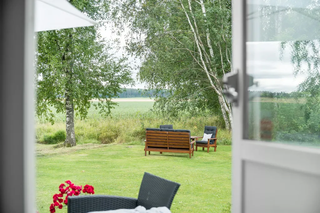Jardin - Charming Villa with Garden in Lantligt Setting