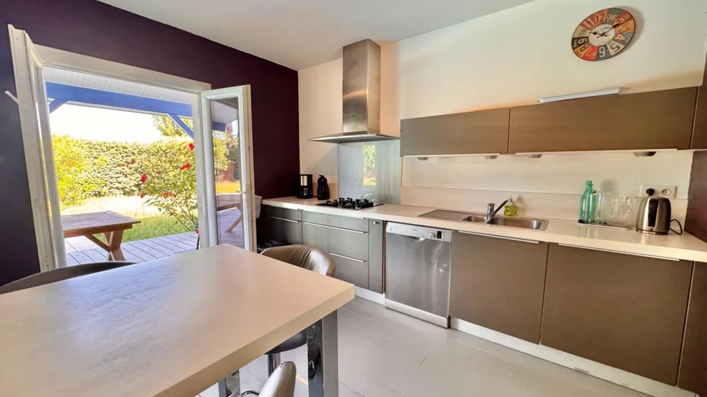 Cuisine - Villa Atypique avec Piscine à Lege