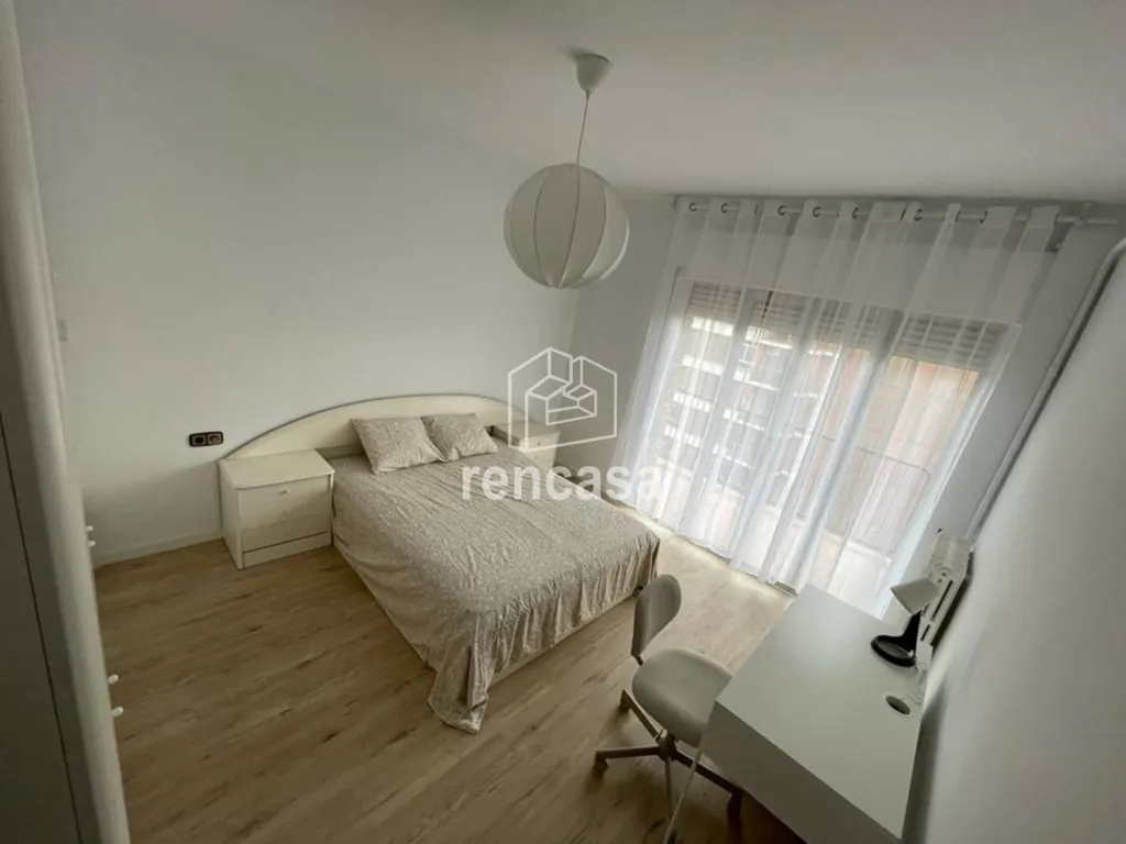 Magamistoad - Spacious Flat with Balcony in Lleida Centre