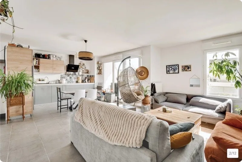 Elutuba - 3-Bedroom Flat with Balcony in Bobigny