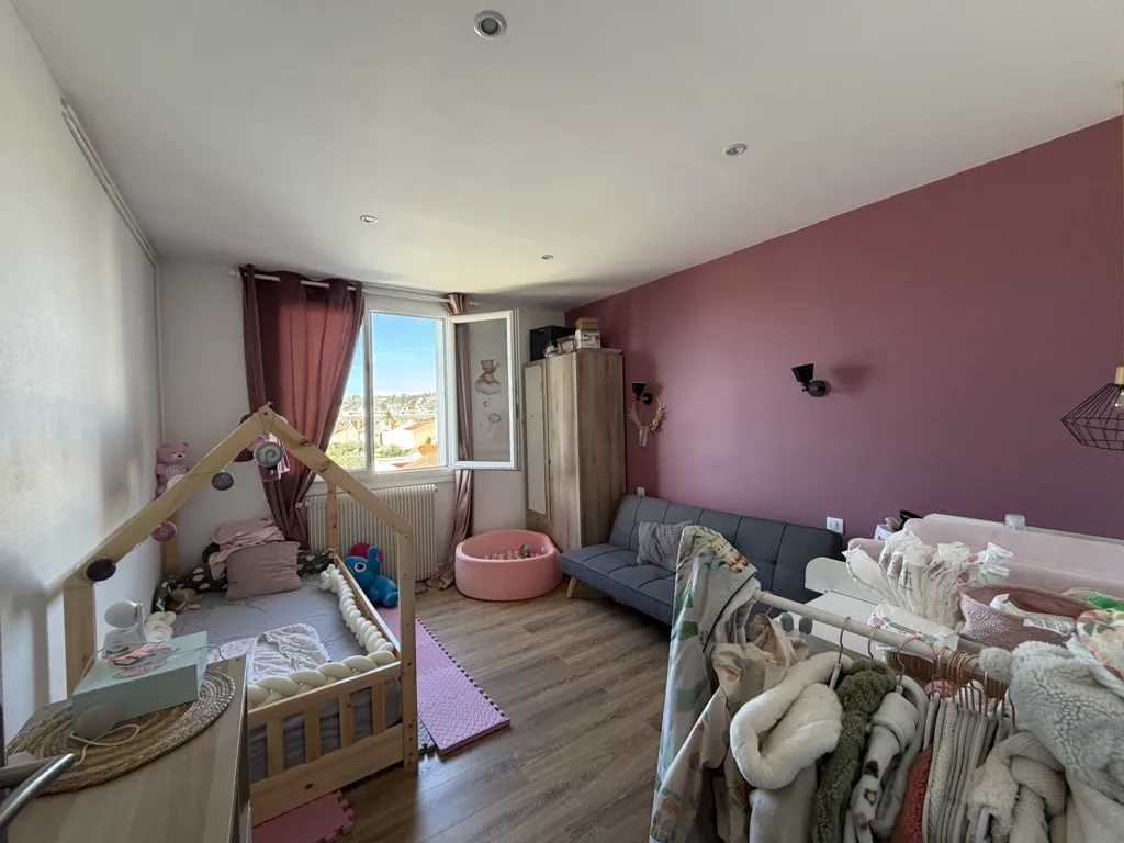 Magamistoad - Bright Flat with Balcony in Town Centre