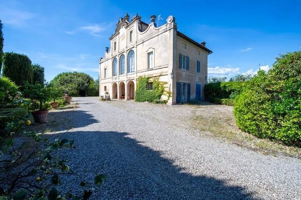Exterior - Baroque Villa with Private Garden in Siena