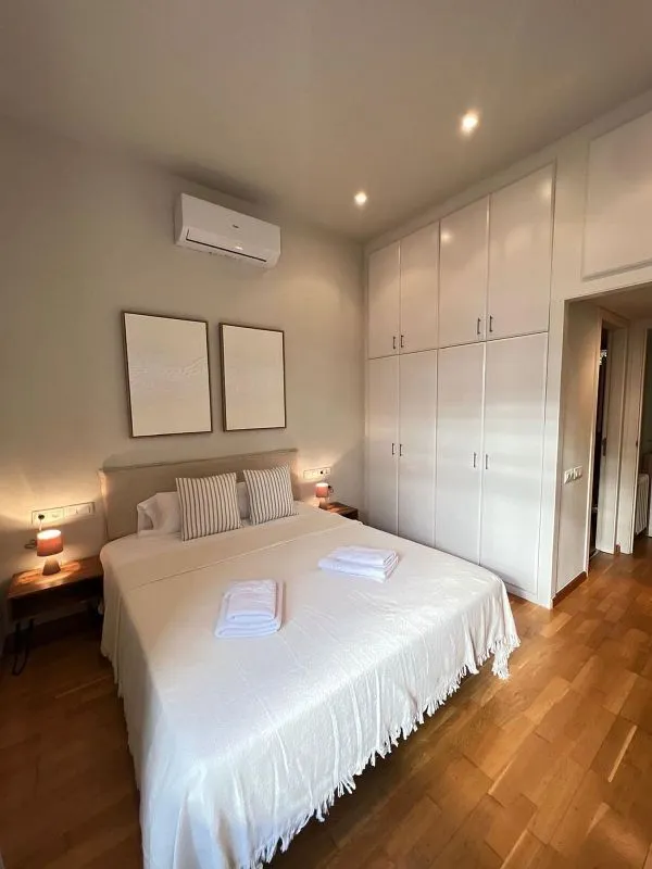 Magamistoad - Furnished Flat with Balcony in Aribau/Diagonal, Barcelona