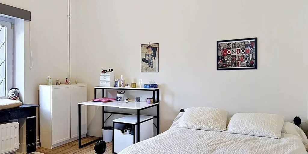 Chambres - Maison Rénovée avec Terrasse à Ukkel