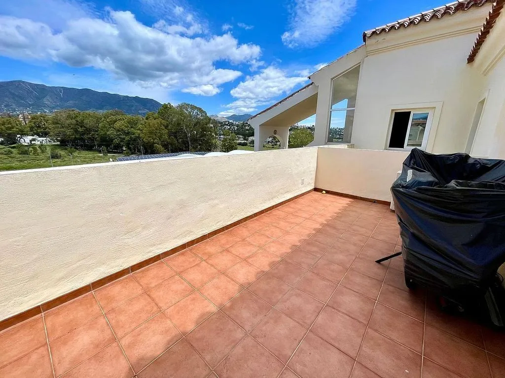 Terrass - Modern Penthouse with Pool in Mijas Golf