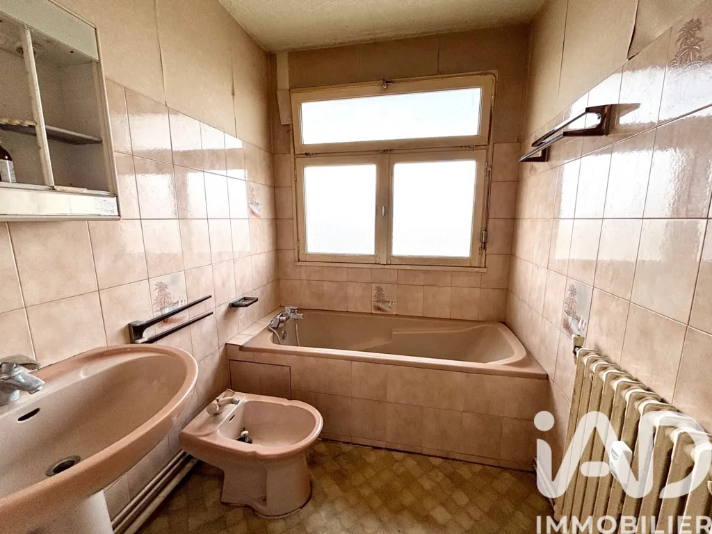 Vannitoad - 3-Bedroom Apartment with Balcony in Châteauroux