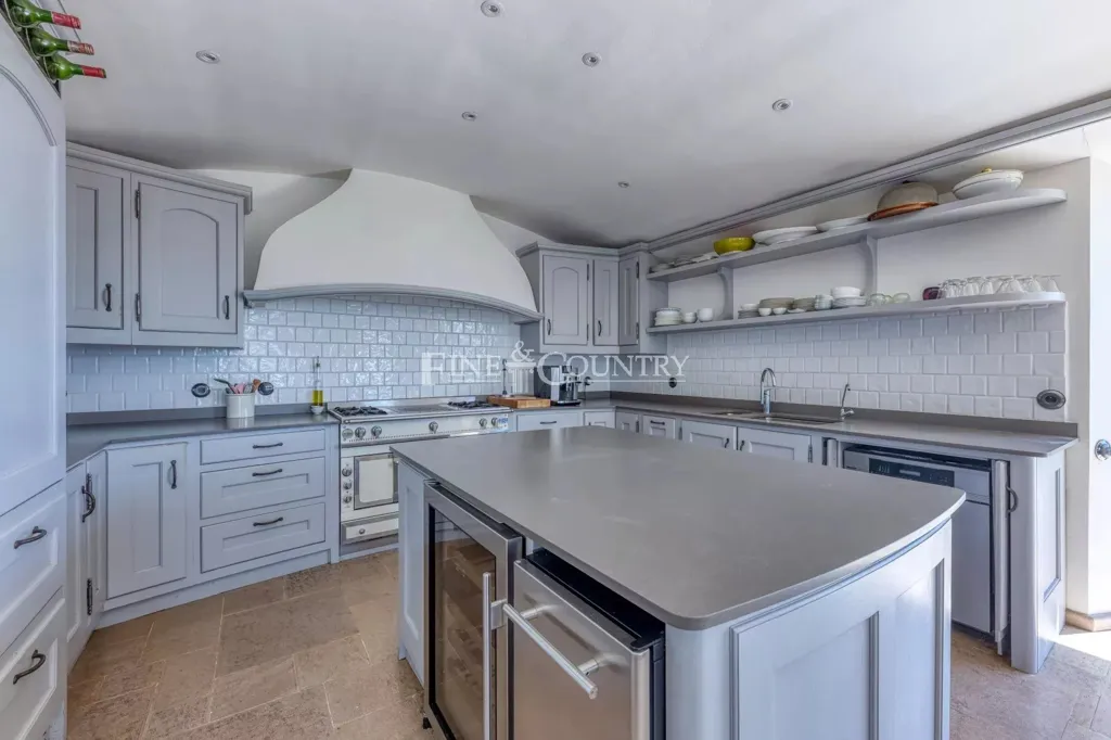 Cuisine - Villa avec vue panoramique près de Cabris