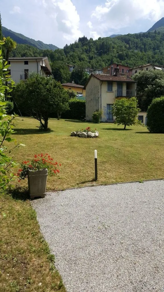 Giardino - Lakefront Villa with Approved Pool Project in Lezzeno