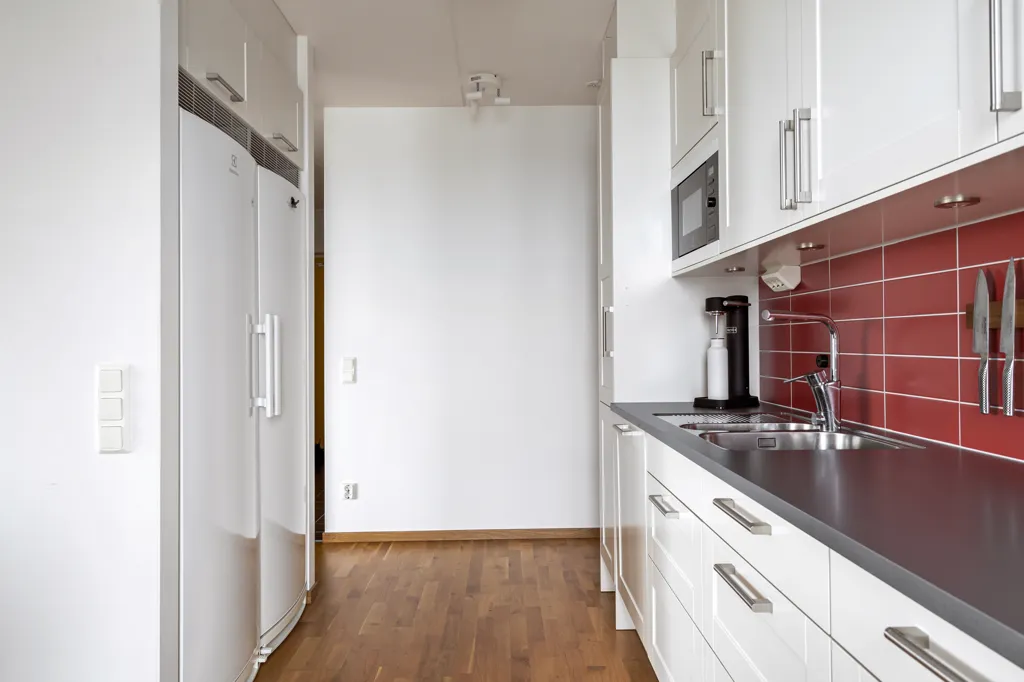 Köök - Apartment with South-West Balcony in Tuve