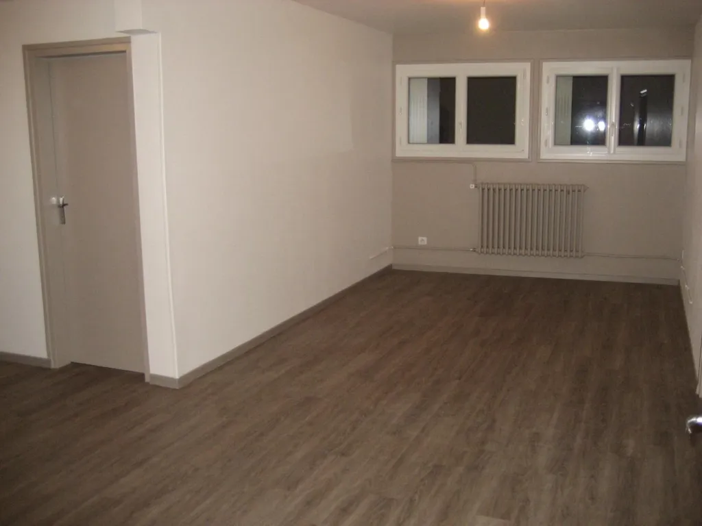 Pièces - Appartement T3 avec Parking en Centre-Ville de Guéret