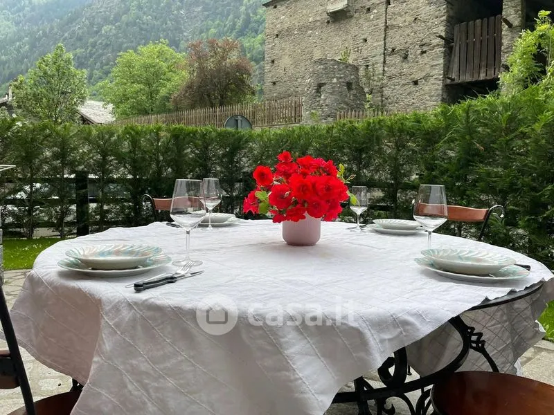 Terrass - Rustic Trilocale with Garden in La Salle