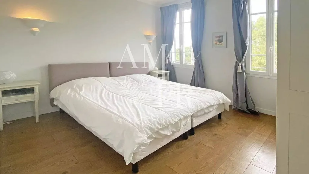 Bedrooms - Luxury Villa with Sea View in Cannes