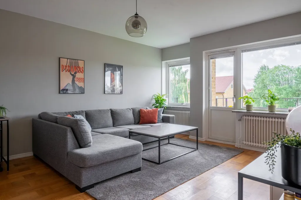Séjour - Apartment with South-Facing Balcony in Borås