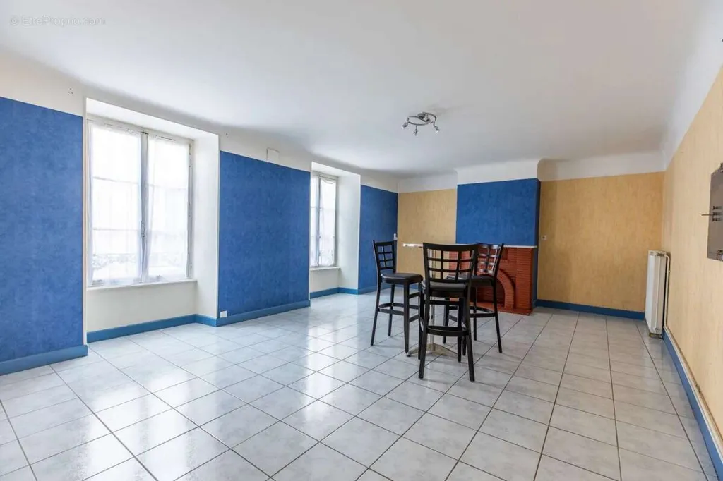 Söögituba - Duplex Apartment with Vaulted Cellar in Saint-Amant-Tallende