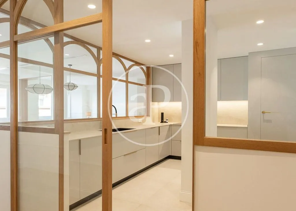 Kitchen - Luxury Flat with High Ceilings in Salamanca