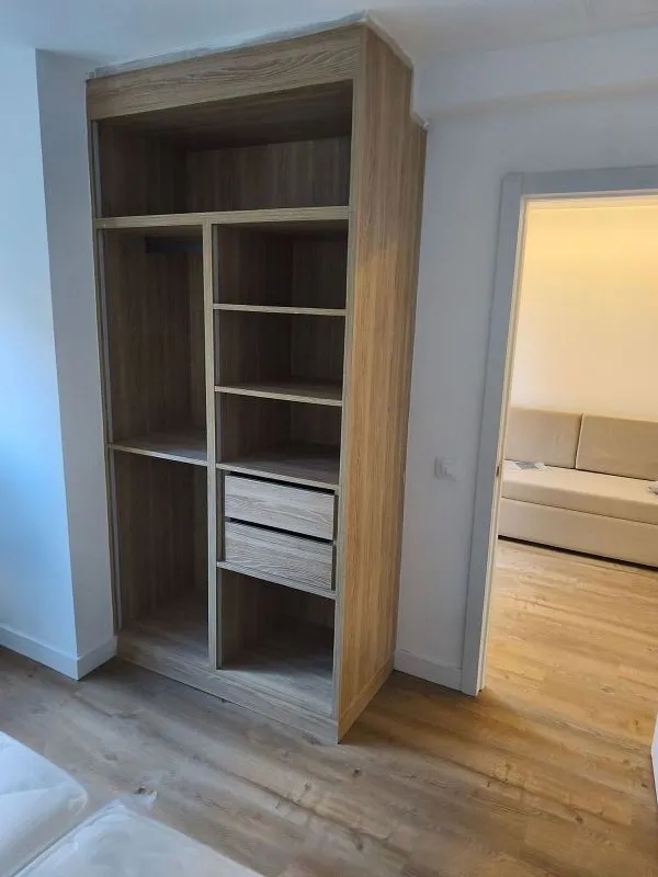 Chambres - 1-Bedroom Flat with Terrace in City Centre