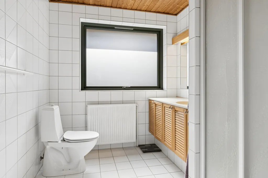 Salles de bain - Detached Villa with Garden in Haslev