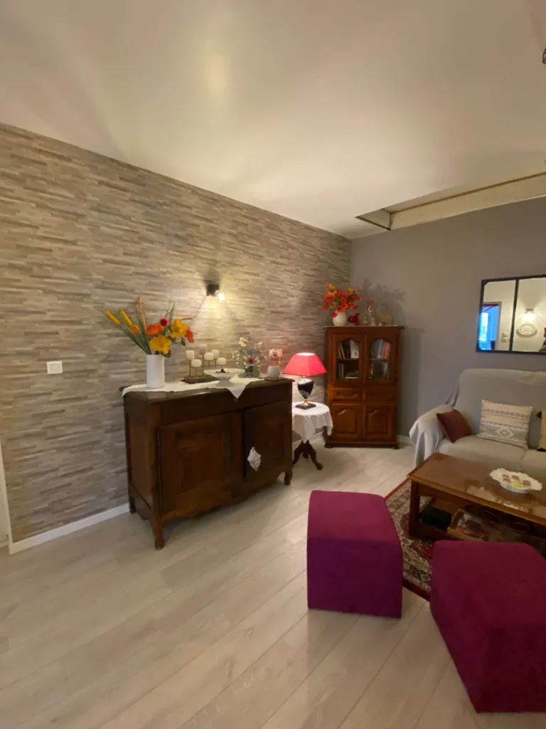 Séjour - Maison avec Grange à Charras