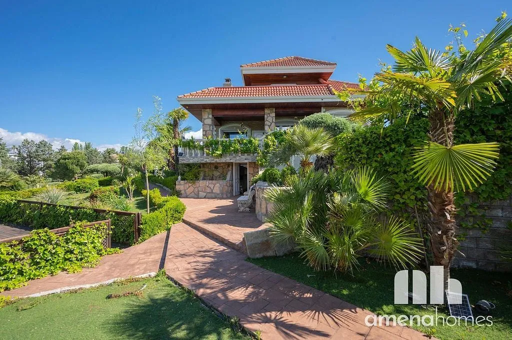 Jardin - Chalet with Pool and Terrace in Santo Domingo