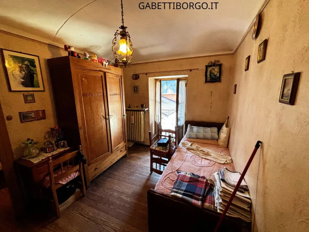 Bedrooms - Apartment with Mountain View in Roaschia