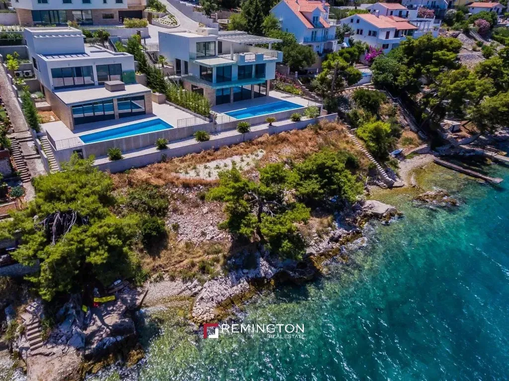 Õhuvaade - Waterfront Villa with Beach Access in Split