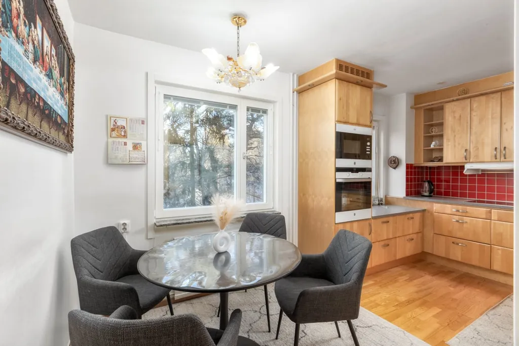 Salle à manger - Spacious Apartment with French Balcony in Blombacka