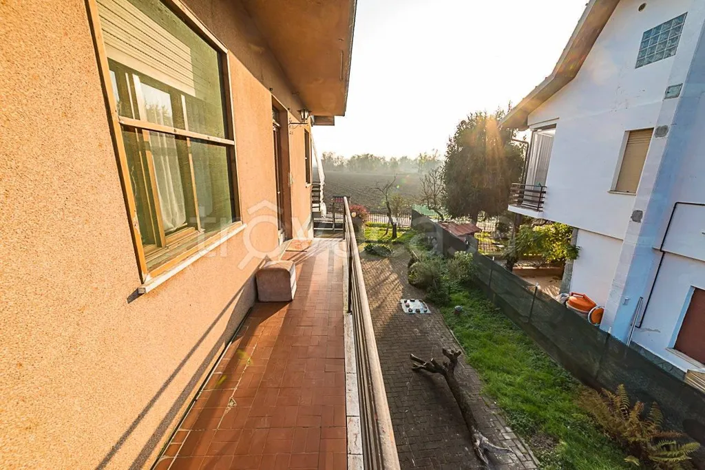 Balcon - Villa with Garden in Faule, Piemonte