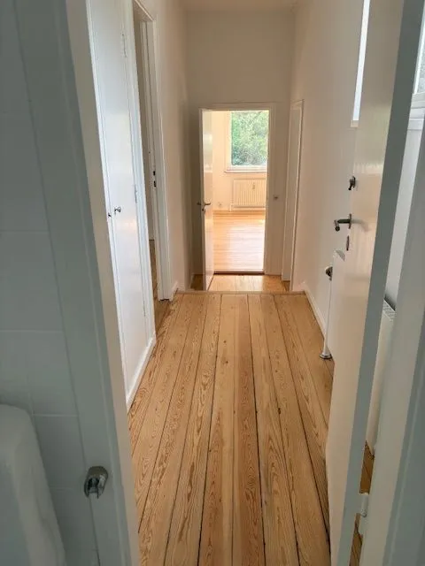 Esik - Renovated Apartment with Lake View in Gentofte