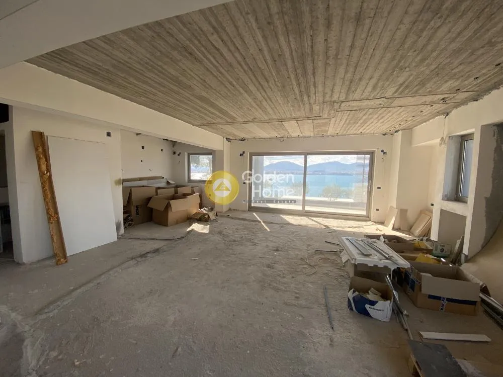 Elutuba - Apartment with Sea View in Chalkida